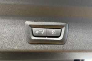 BMW IX2 esikatselu 37