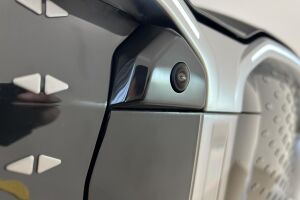 BMW IX2 esikatselu 38