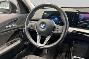 BMW IX1 esikatselu 13