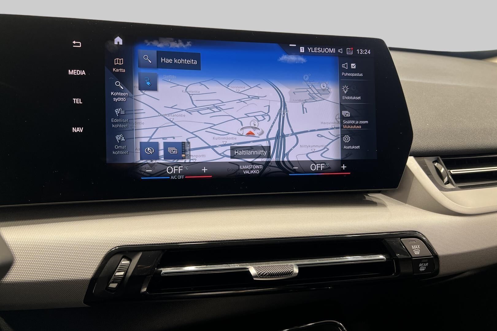 BMW IX1 iso kuva 16