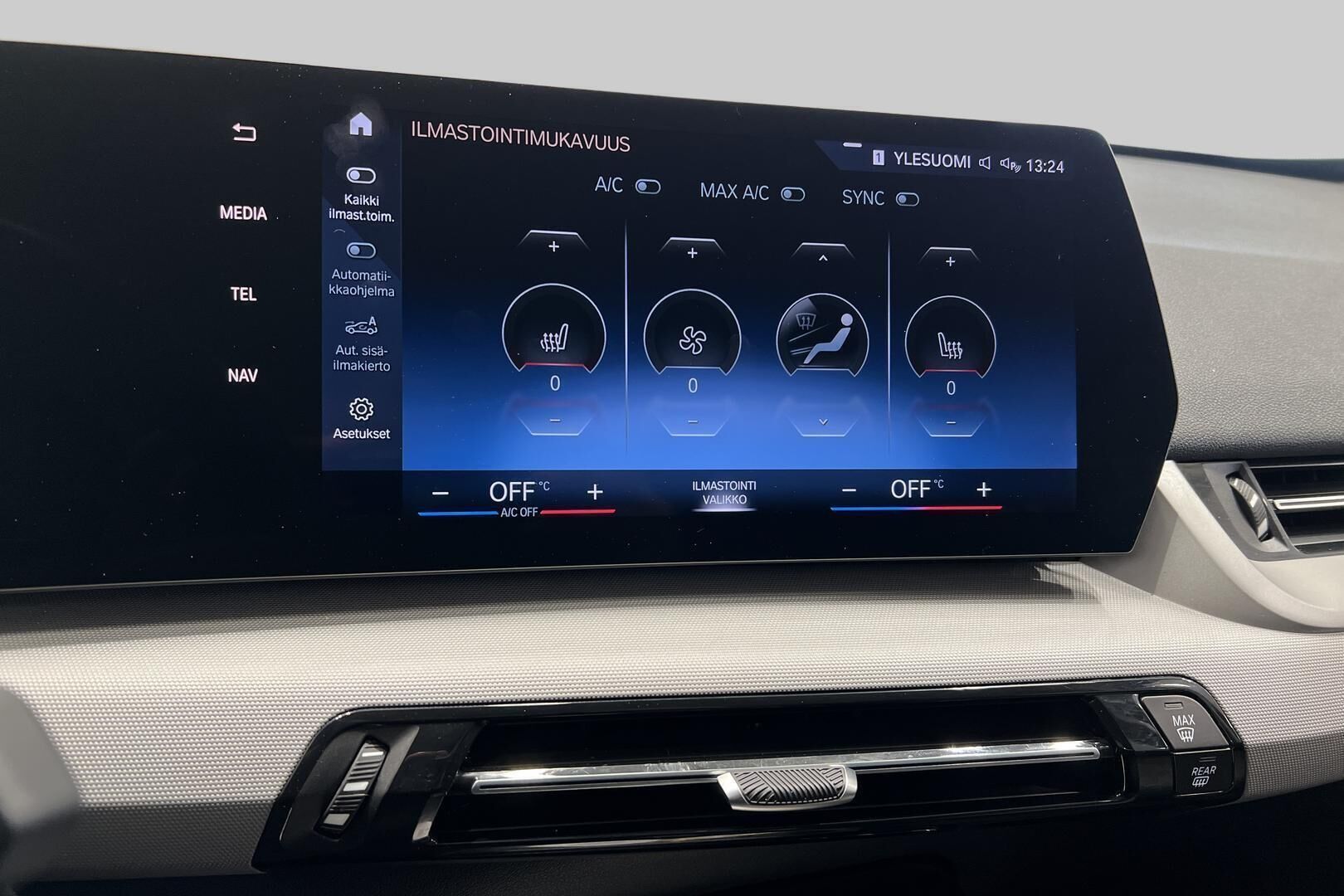 BMW IX1 iso kuva 19