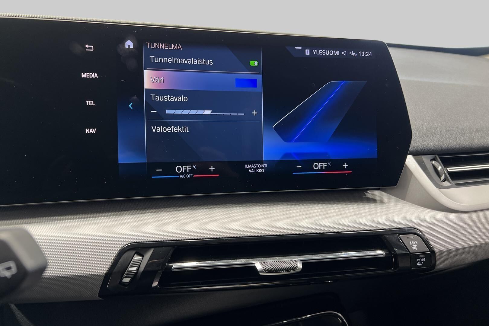 BMW IX1 iso kuva 20
