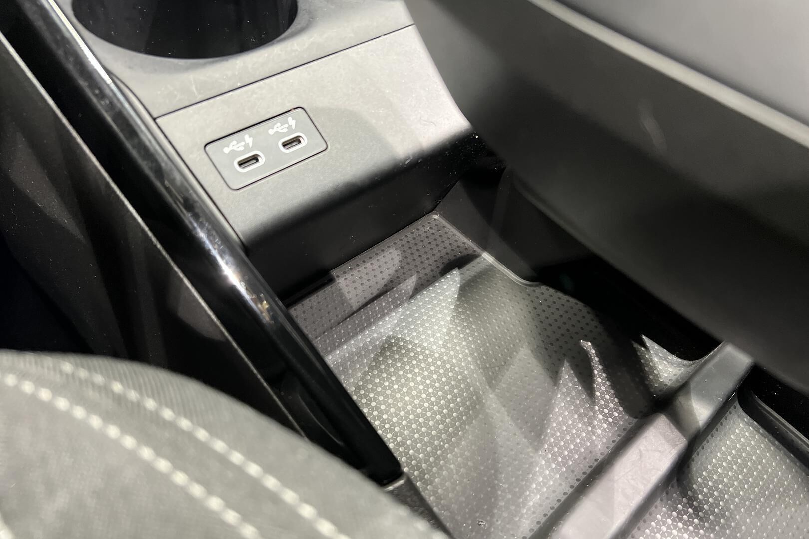 BMW IX1 iso kuva 16