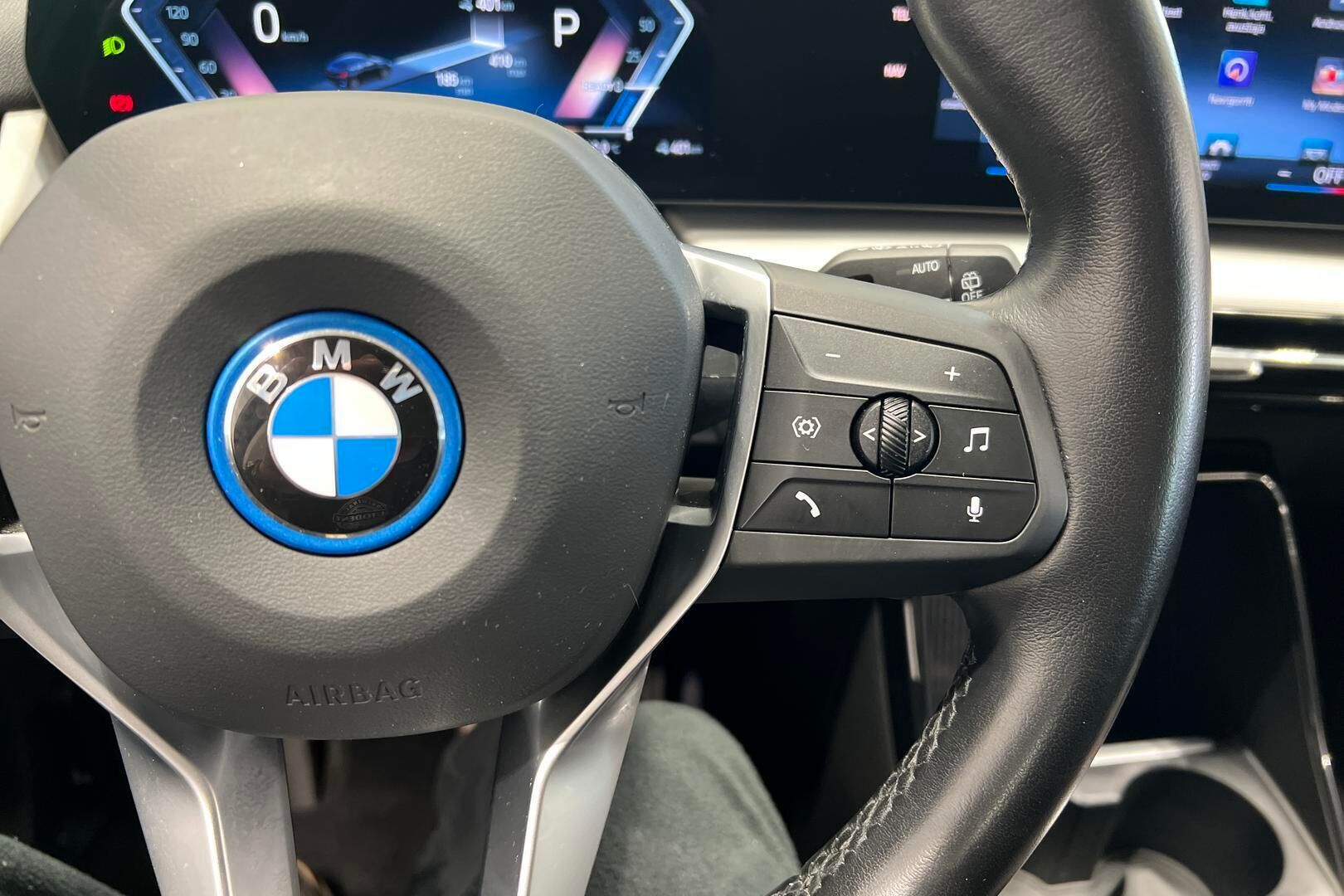 BMW IX1 iso kuva 26