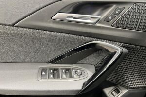 BMW IX1 esikatselu 28