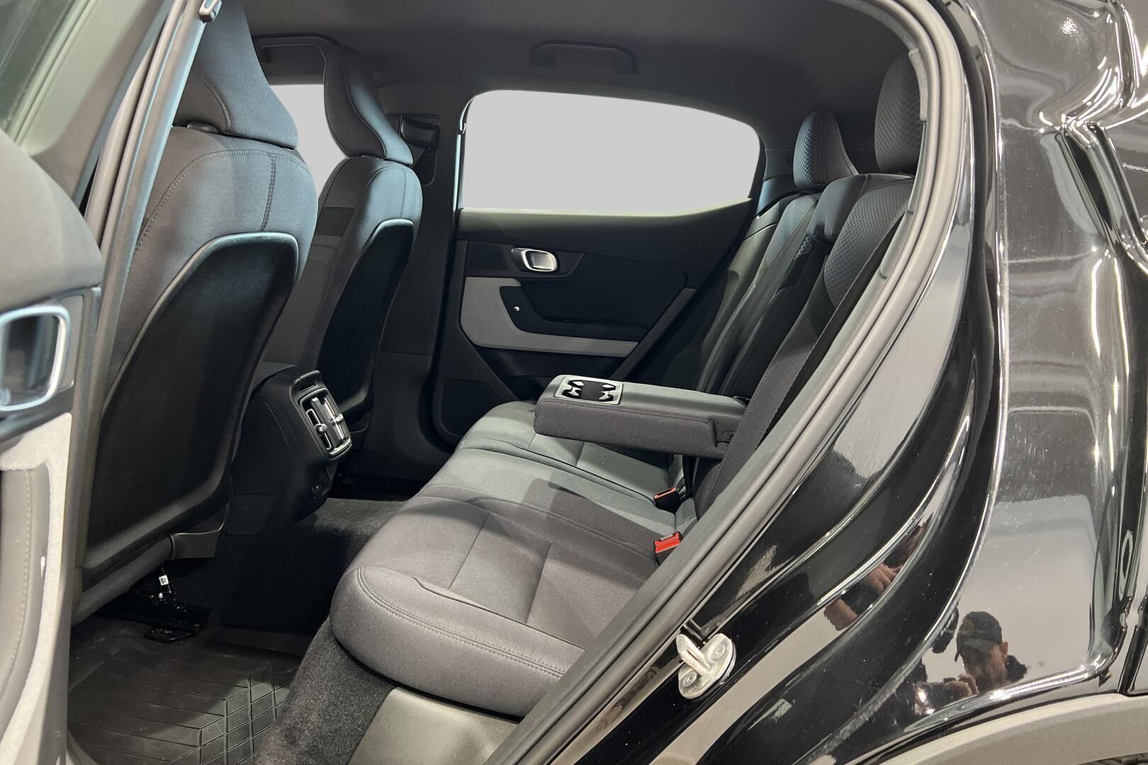 POLESTAR 2 iso kuva 3