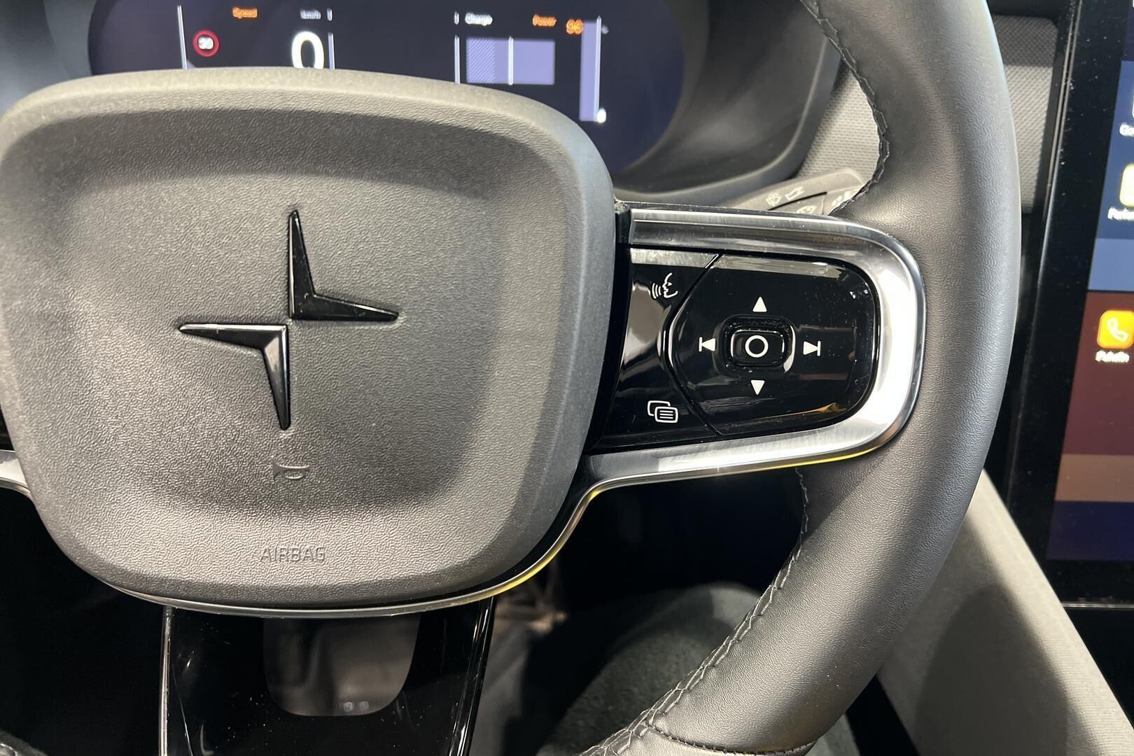 POLESTAR 2 iso kuva 30