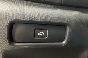 POLESTAR 2 esikatselu 12