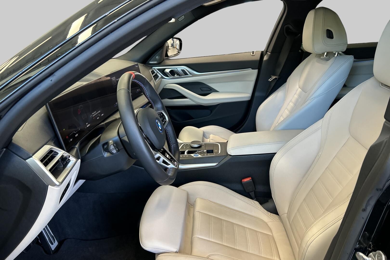 BMW i4 M50 iso kuva 8