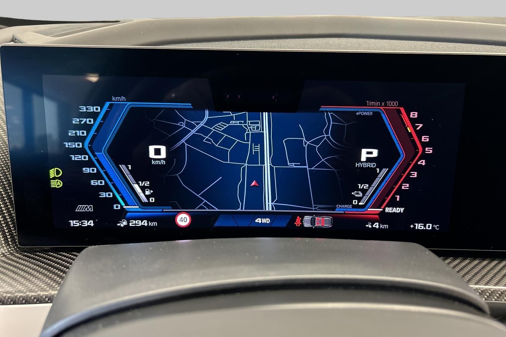 BMW XM iso kuva 14