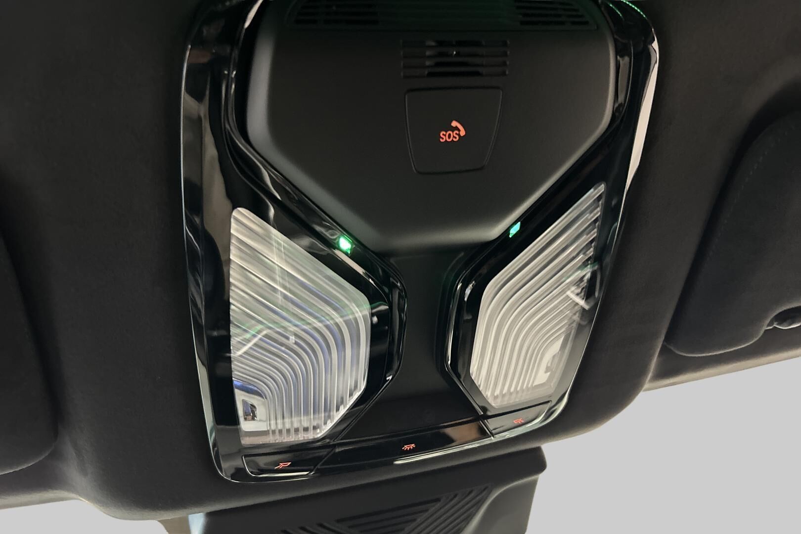 BMW XM iso kuva 26
