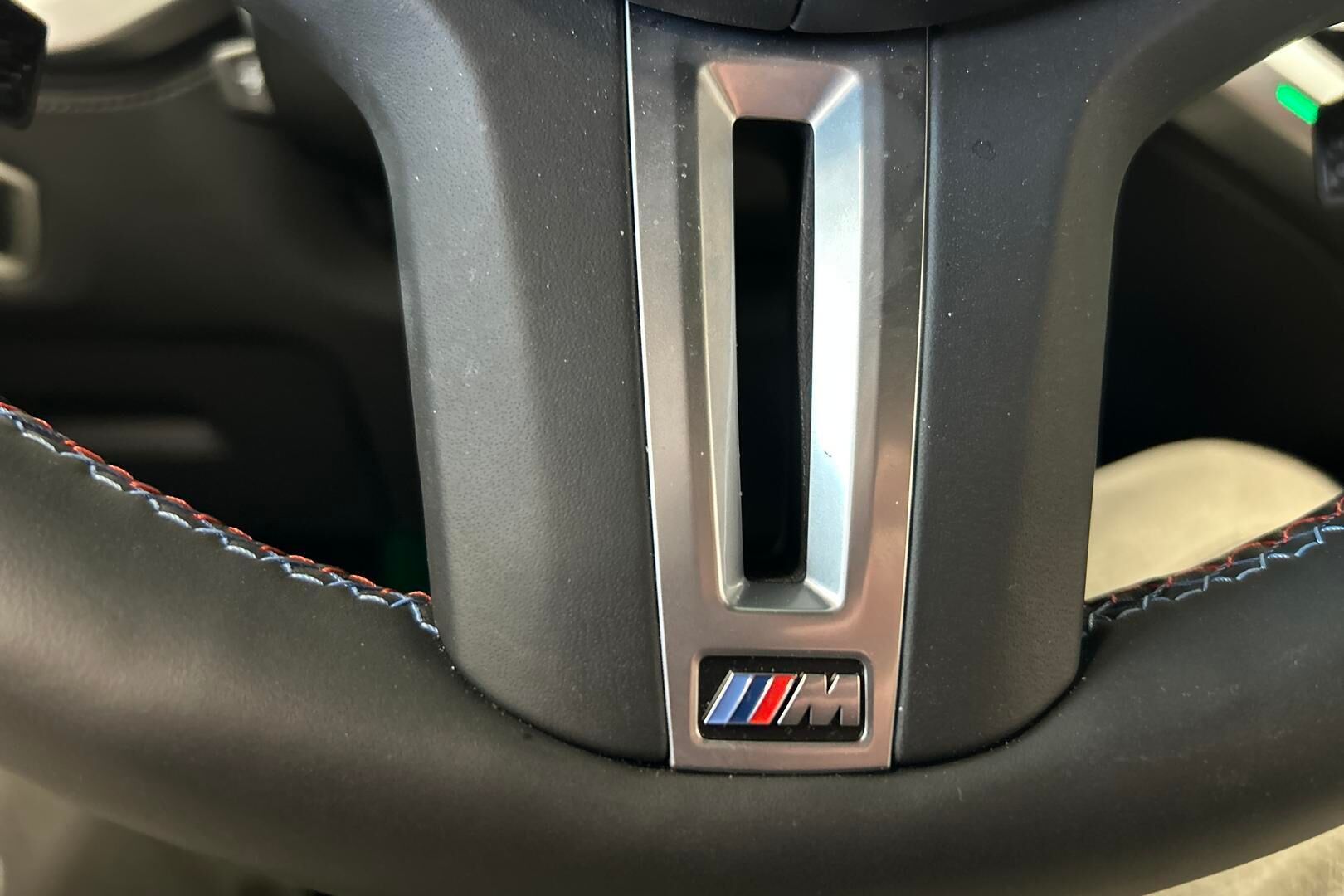 BMW XM iso kuva 29