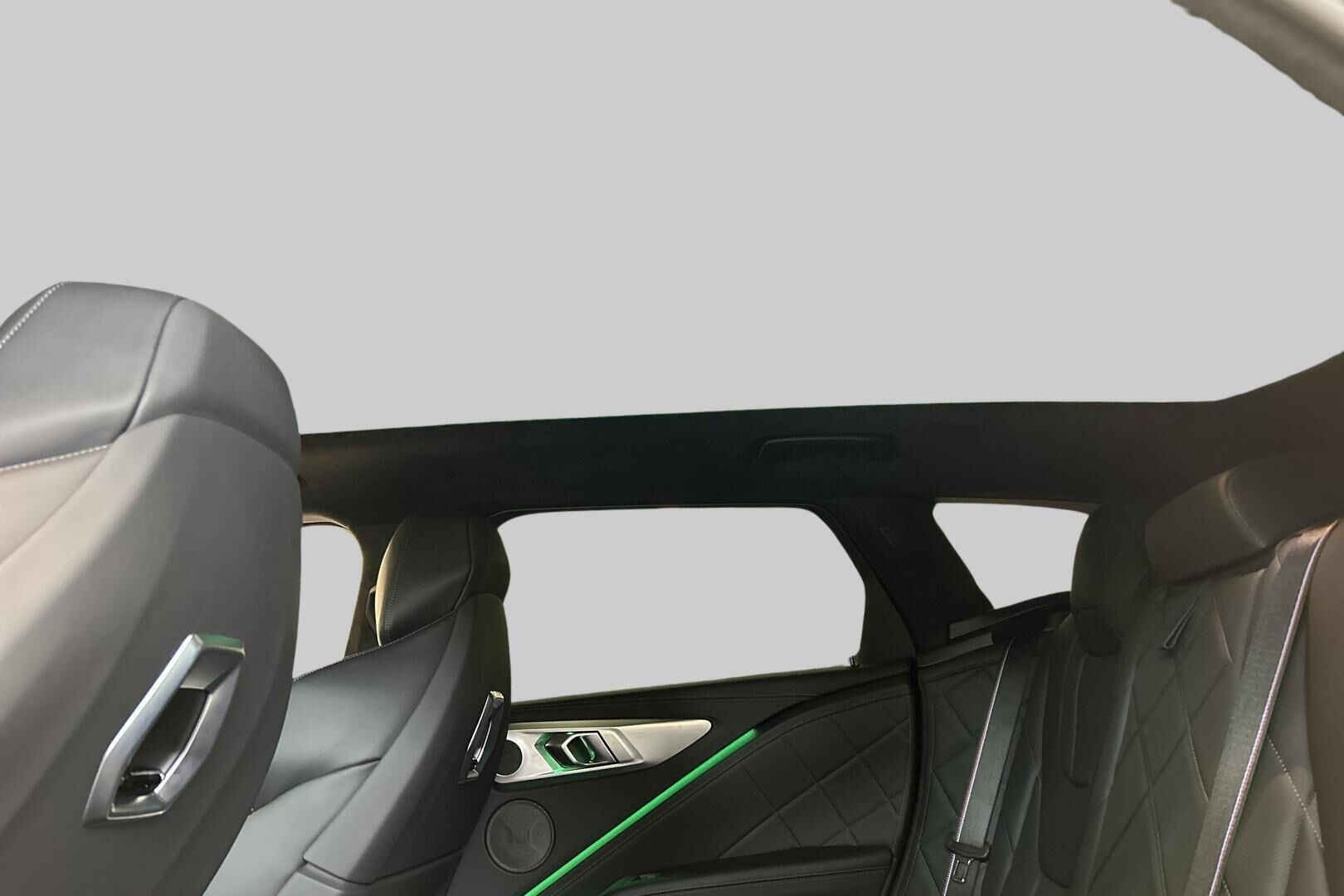 BMW XM iso kuva 37