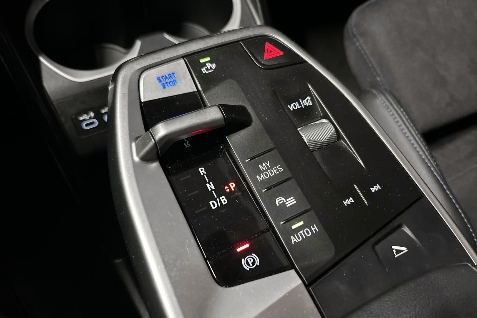 BMW iX2 iso kuva 19