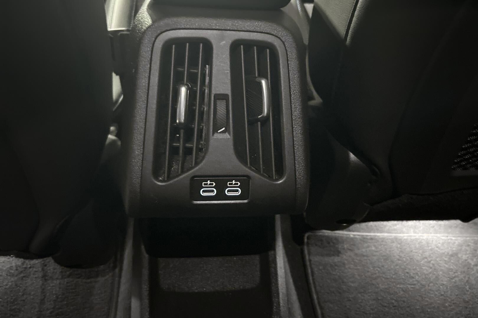 BMW iX2 iso kuva 28