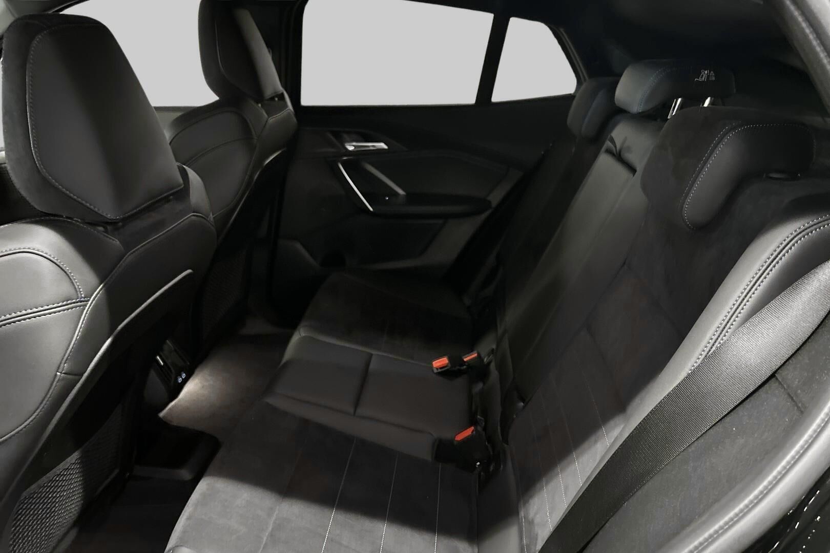BMW iX2 iso kuva 9
