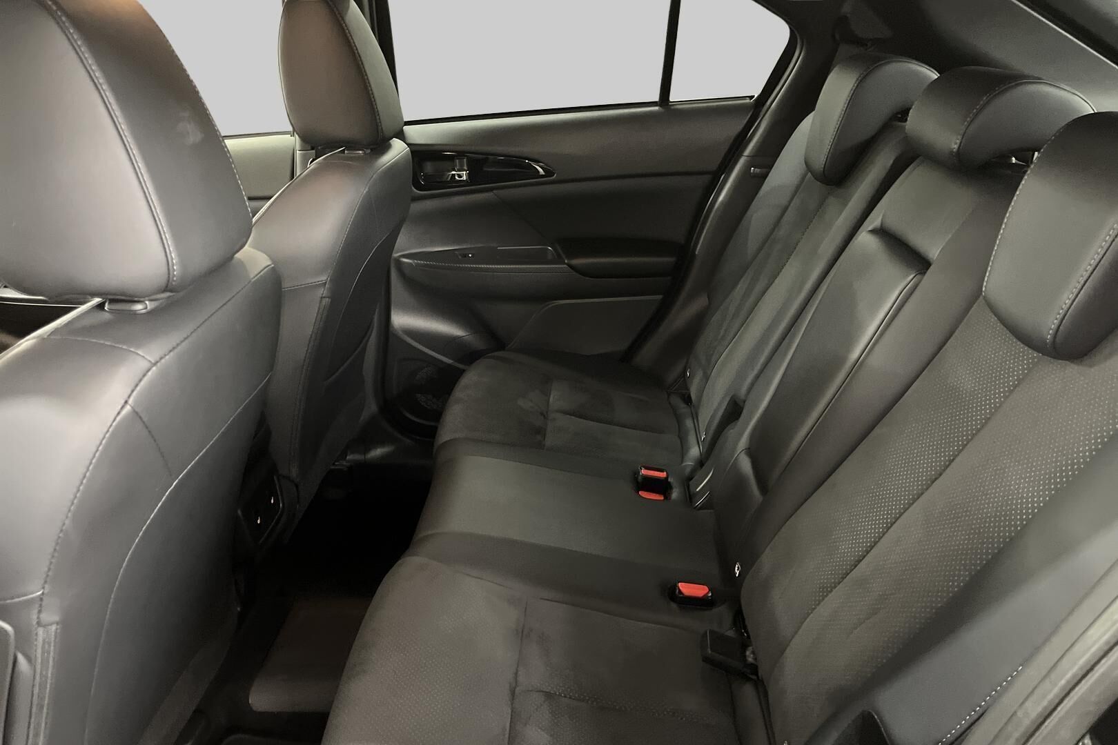 MITSUBISHI ECLIPSE CROSS iso kuva 10