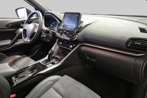 MITSUBISHI ECLIPSE CROSS esikatselu 4