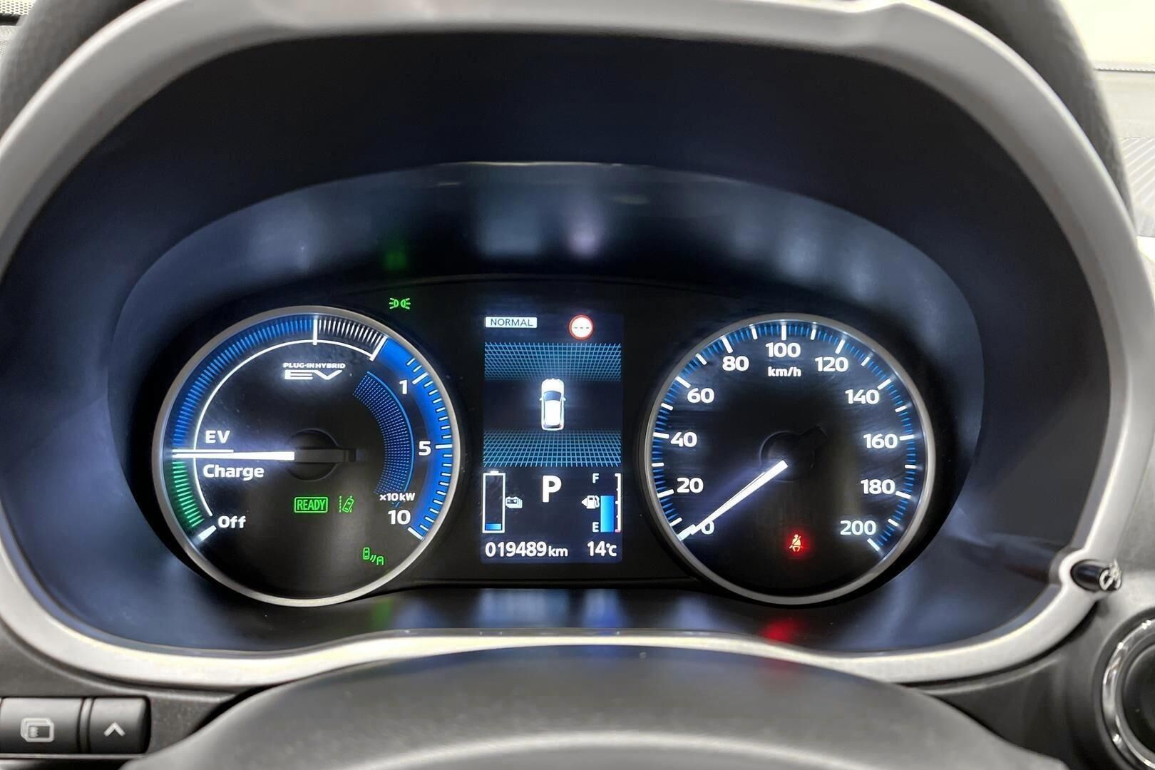 MITSUBISHI ECLIPSE CROSS iso kuva 14