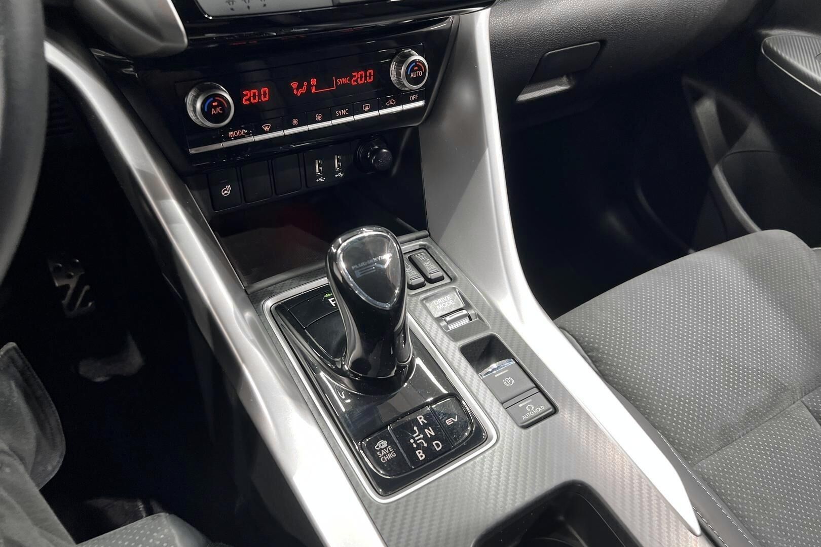 MITSUBISHI ECLIPSE CROSS iso kuva 21