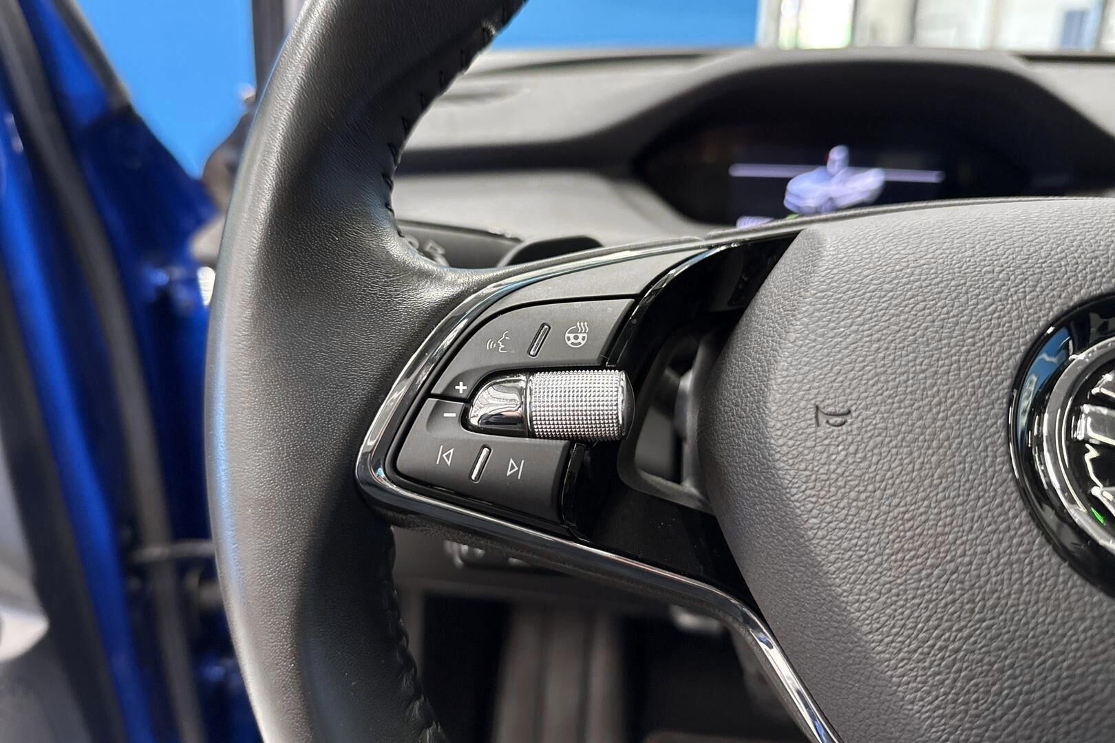 SKODA ENYAQ iso kuva 19