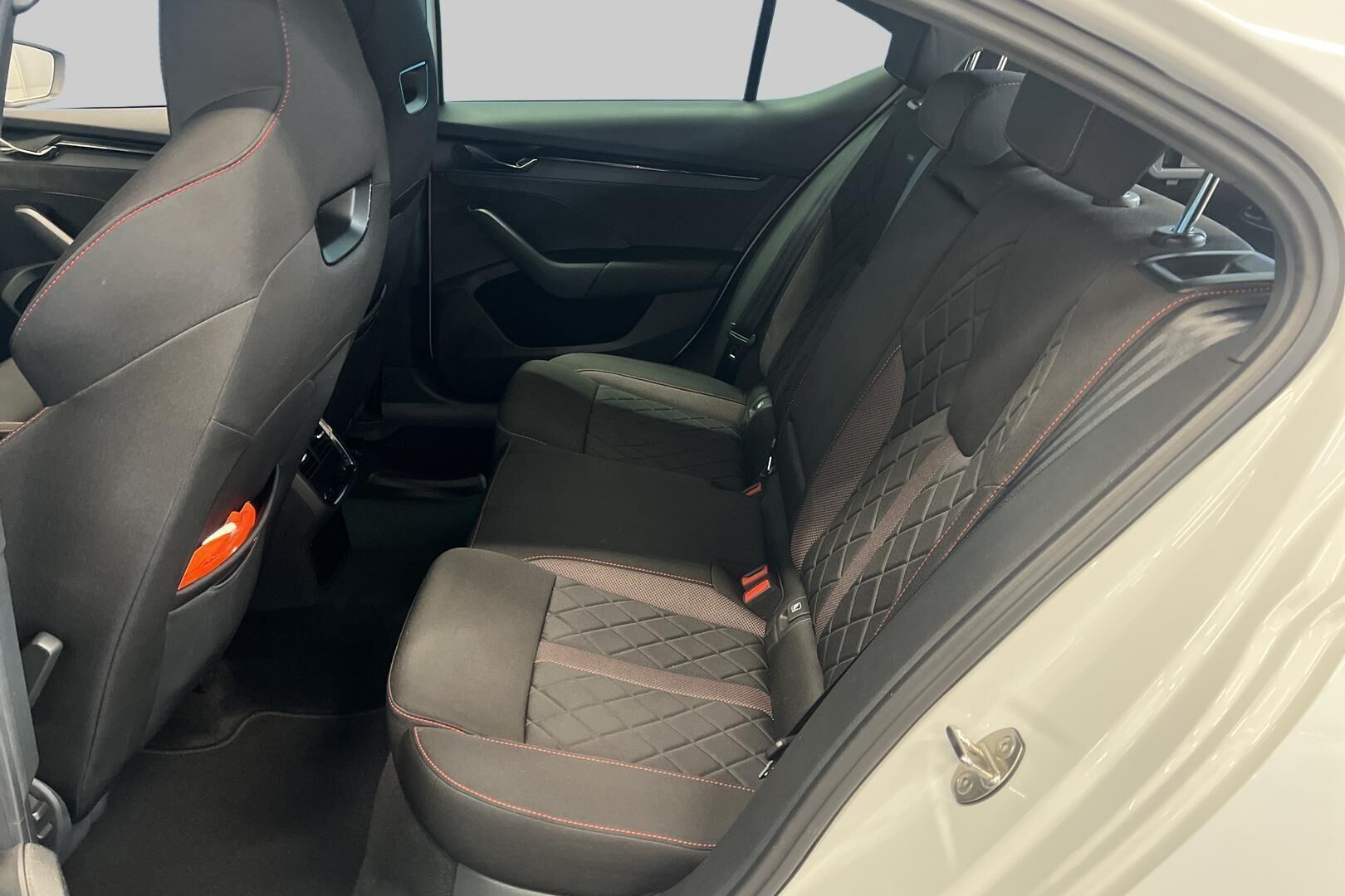 SKODA OCTAVIA iso kuva 10