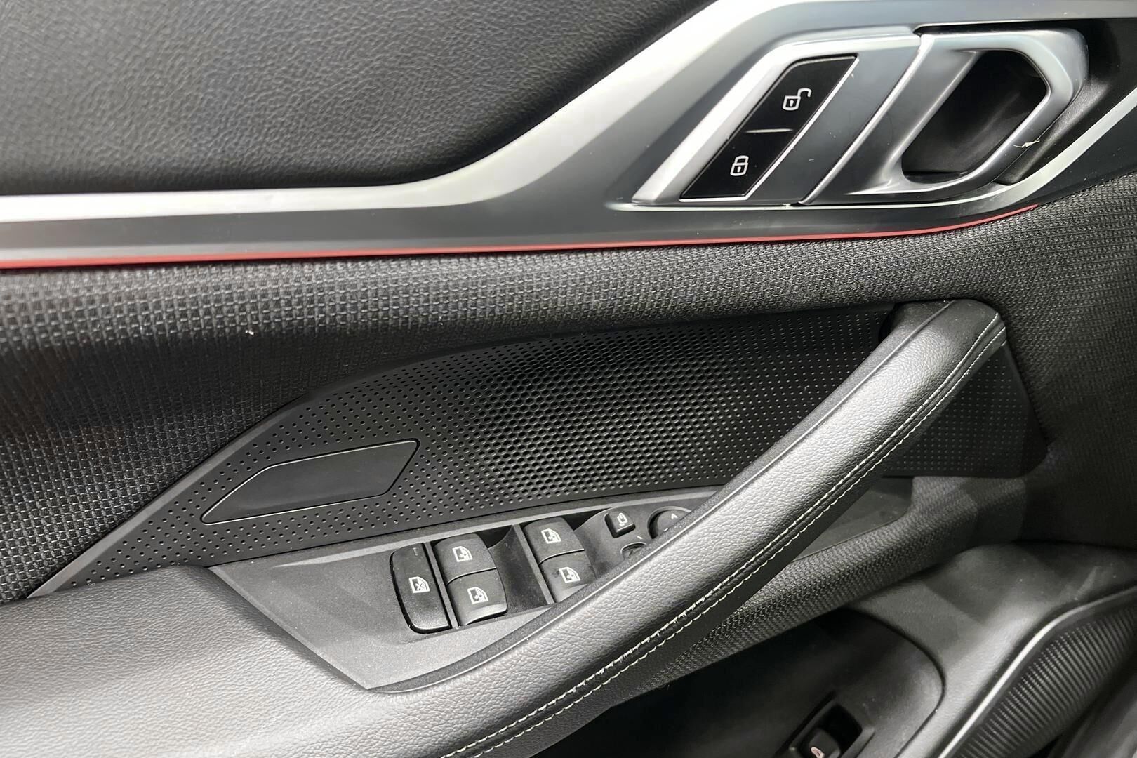 BMW I4 iso kuva 32