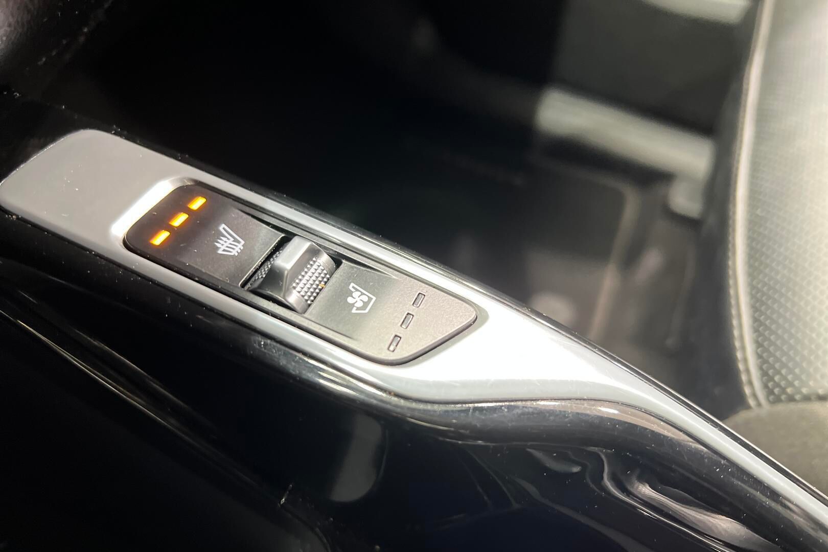 KIA SORENTO iso kuva 24