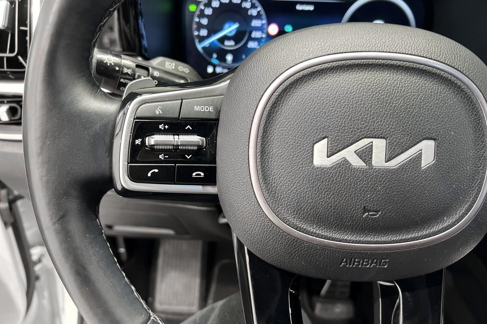 KIA SORENTO iso kuva 31