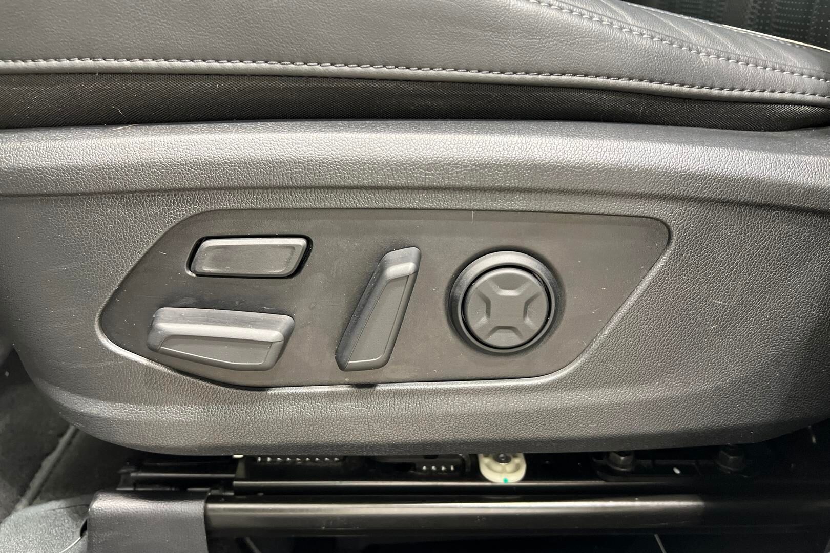 KIA SORENTO iso kuva 31