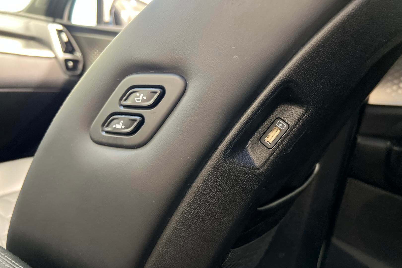 KIA SORENTO iso kuva 38