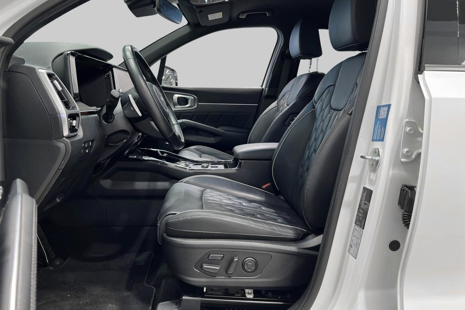 KIA SORENTO iso kuva 7