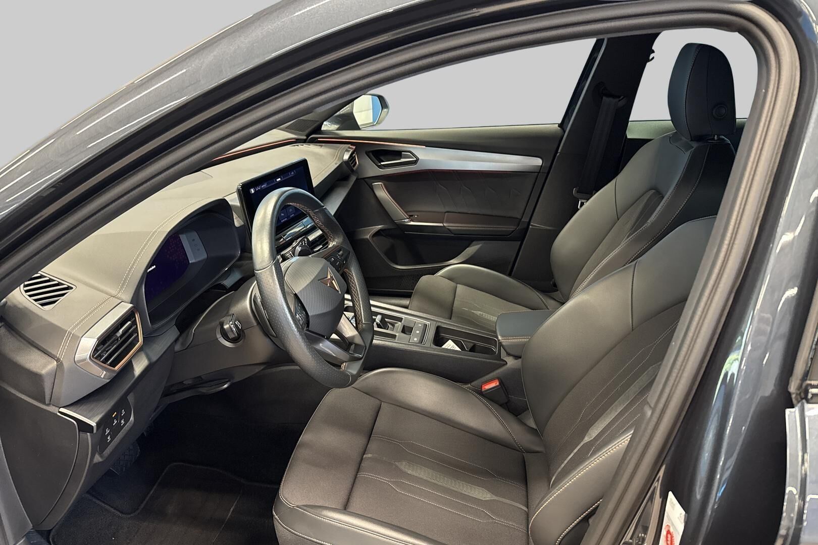 CUPRA FORMENTOR iso kuva 9