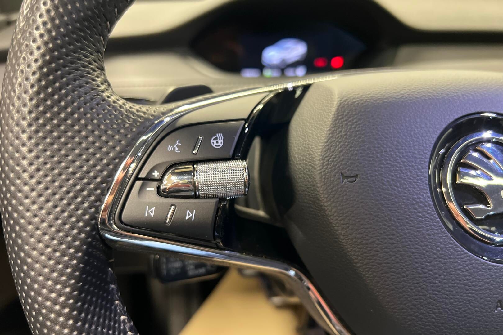 SKODA ENYAQ iso kuva 16