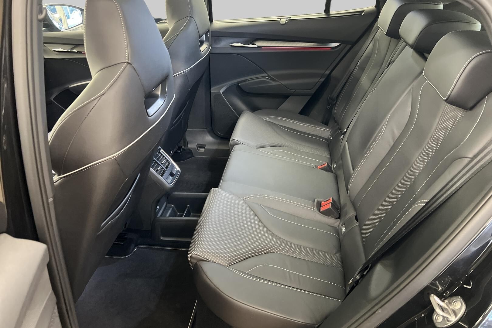 SKODA ENYAQ iso kuva 9