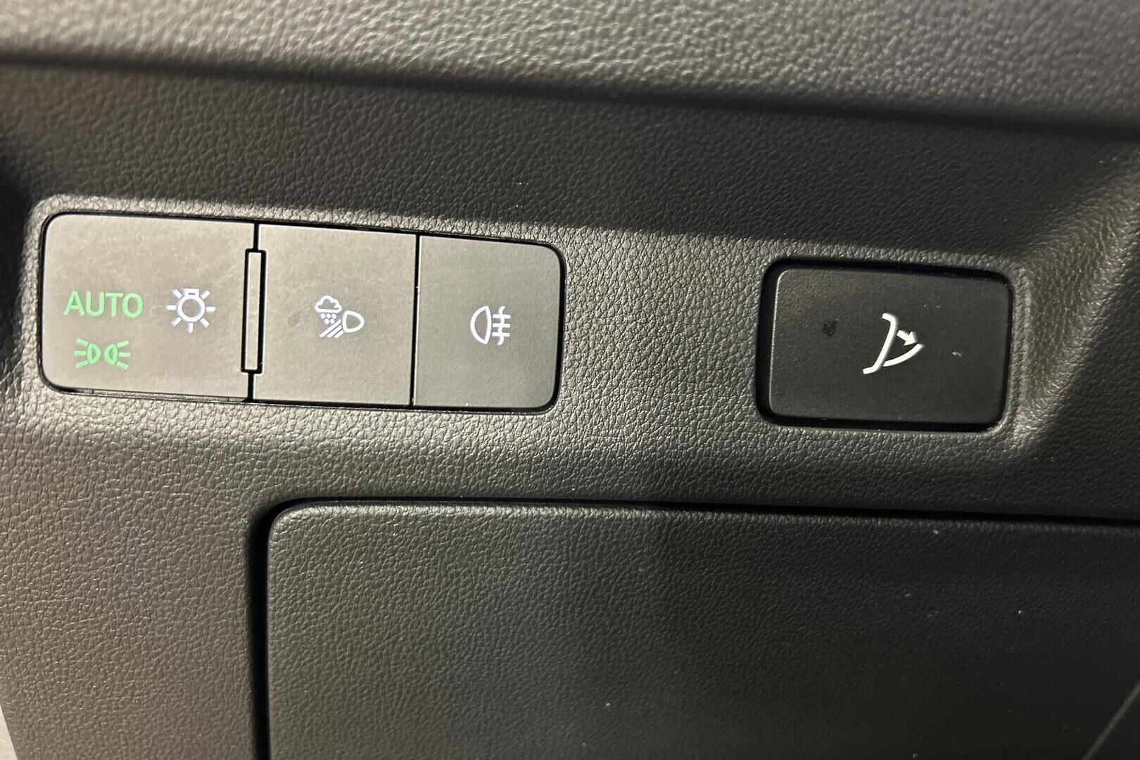 SKODA ENYAQ iso kuva 19