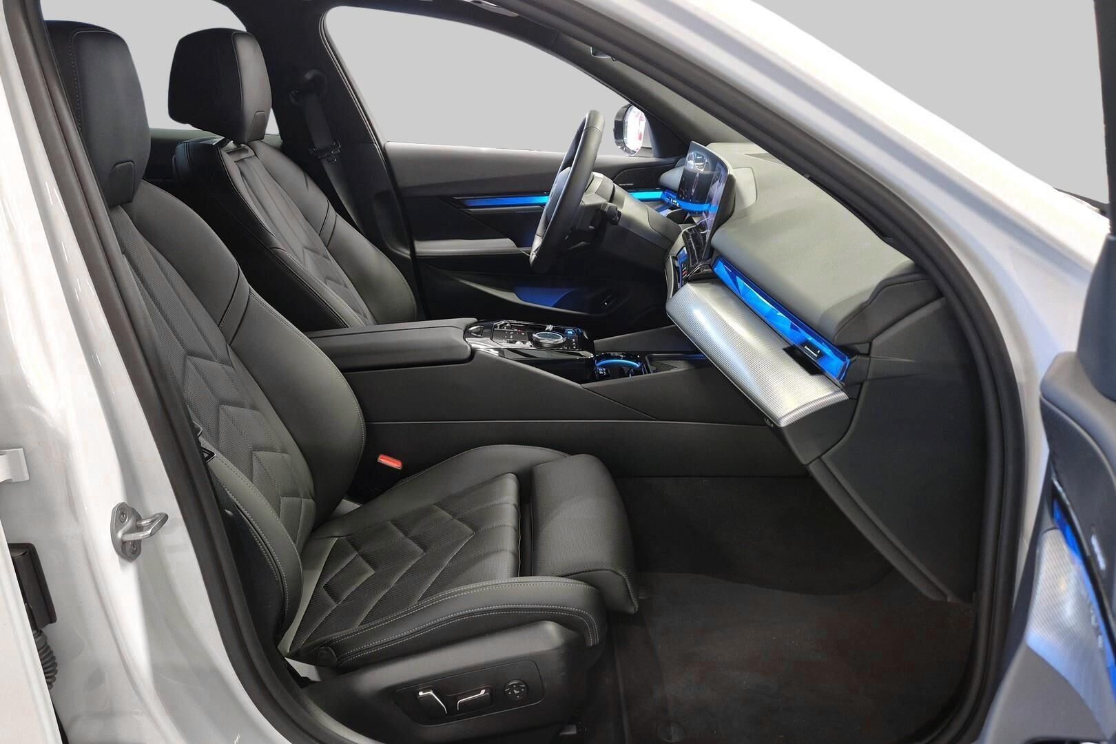 BMW I5 iso kuva 3