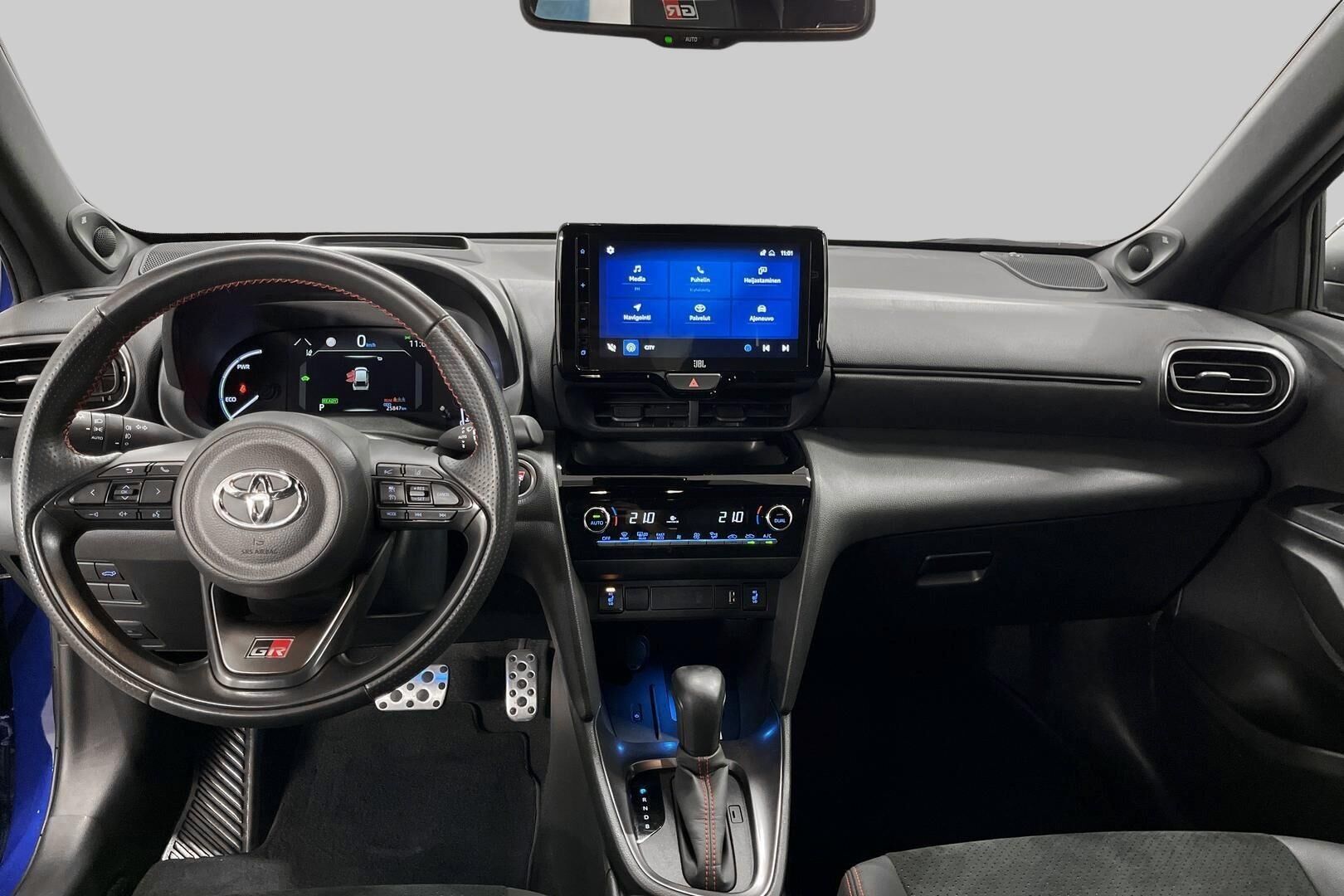 TOYOTA YARIS CROSS iso kuva 10