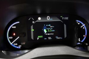 TOYOTA YARIS CROSS esikatselu 13