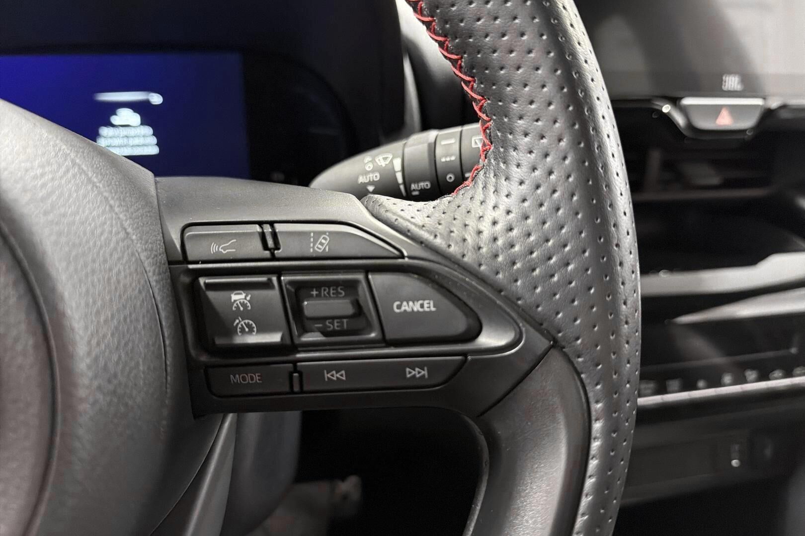 TOYOTA YARIS CROSS iso kuva 15