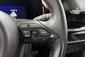 TOYOTA YARIS CROSS esikatselu 15