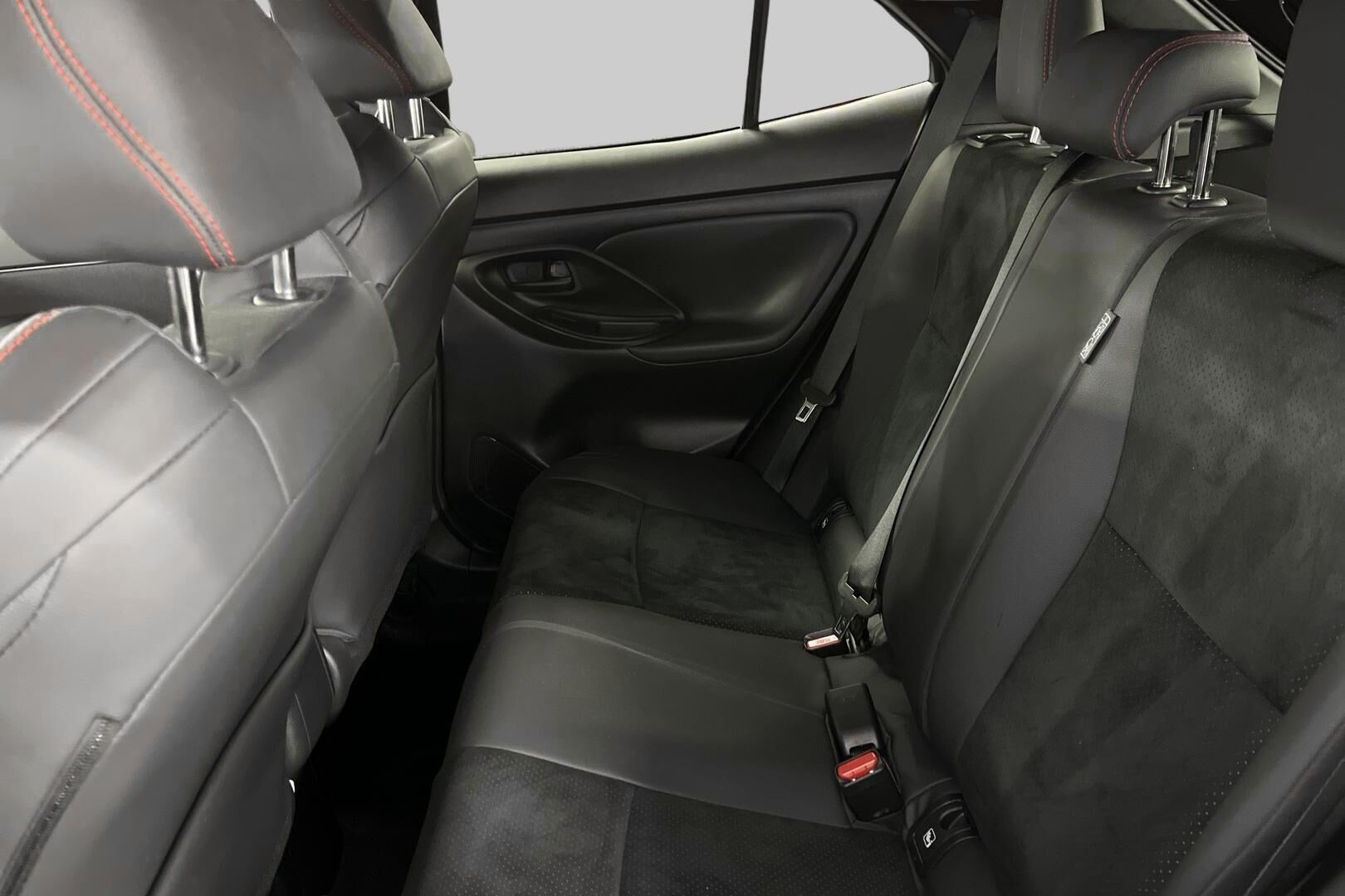 TOYOTA YARIS CROSS iso kuva 9