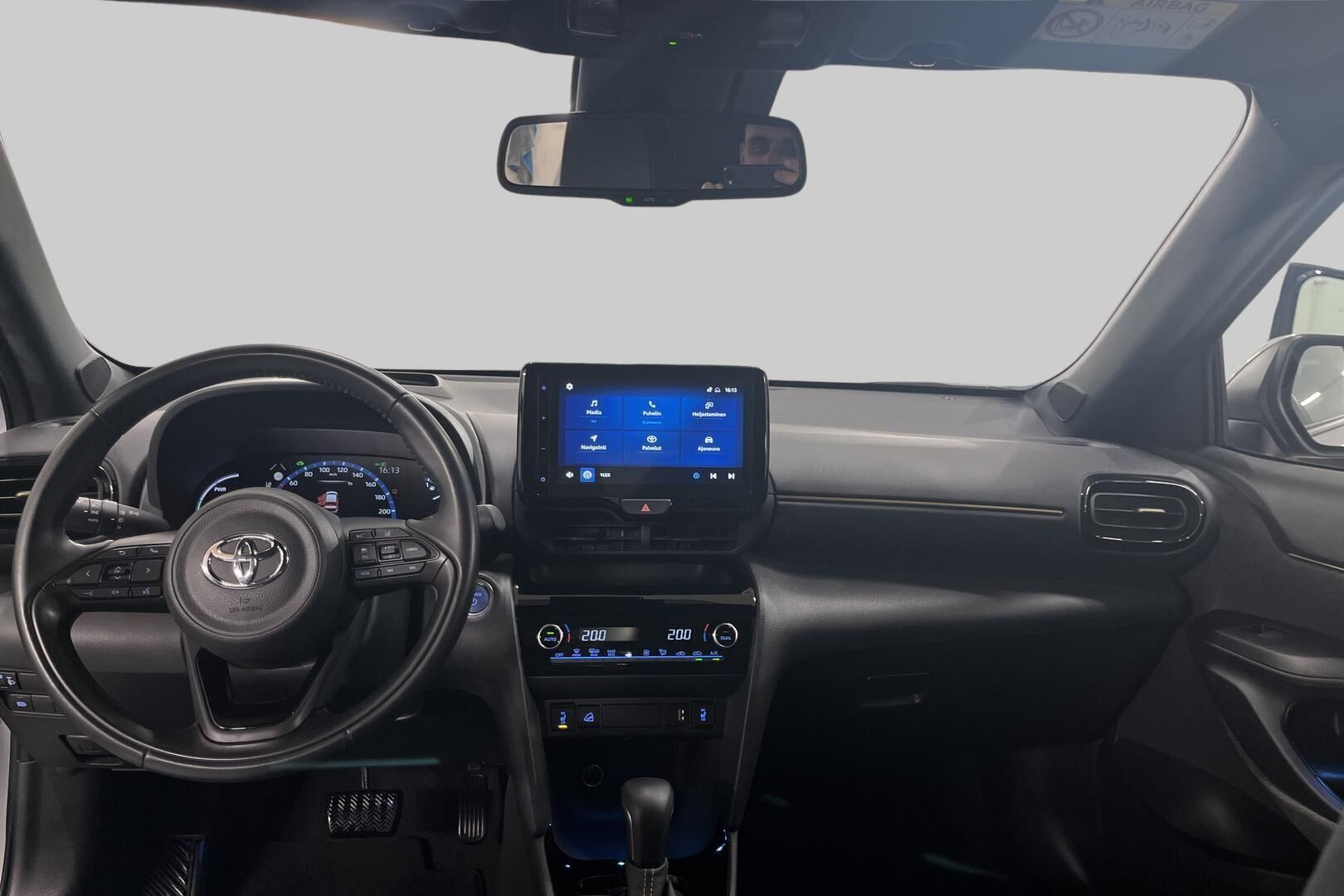 TOYOTA YARIS CROSS iso kuva 10