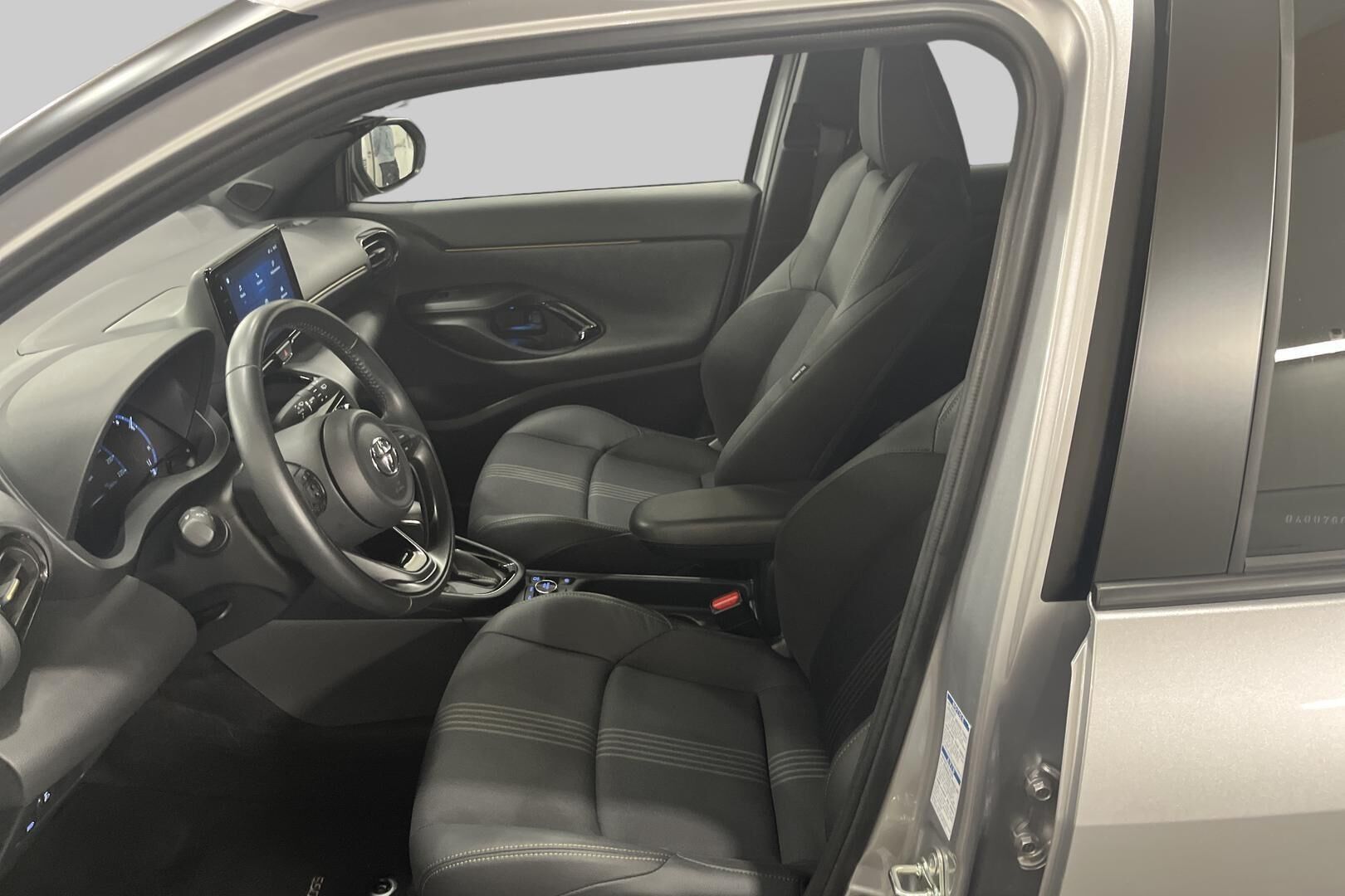 TOYOTA YARIS CROSS iso kuva 8