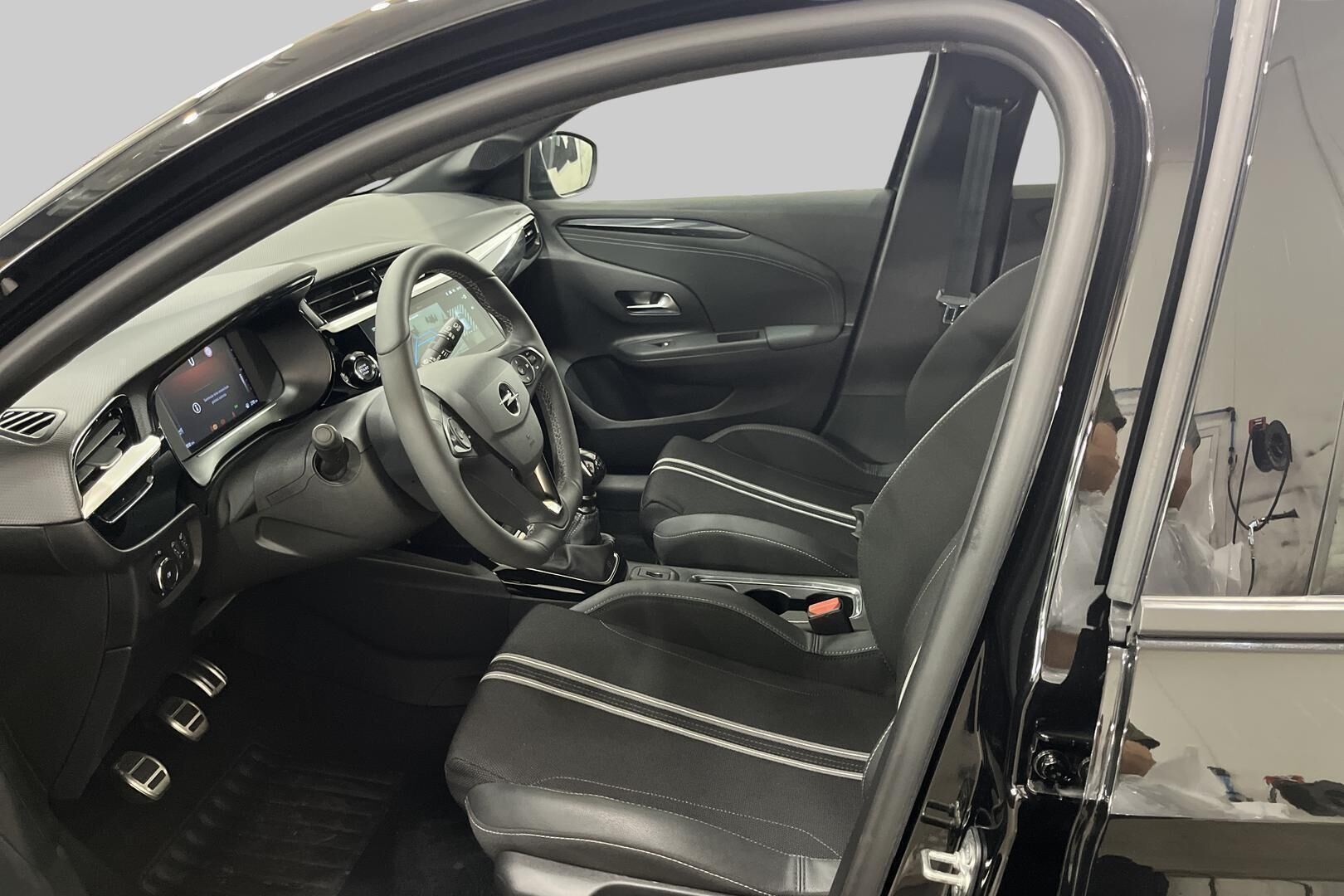 OPEL CORSA iso kuva 9