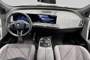 BMW IX esikatselu 10