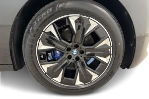 BMW IX esikatselu 12