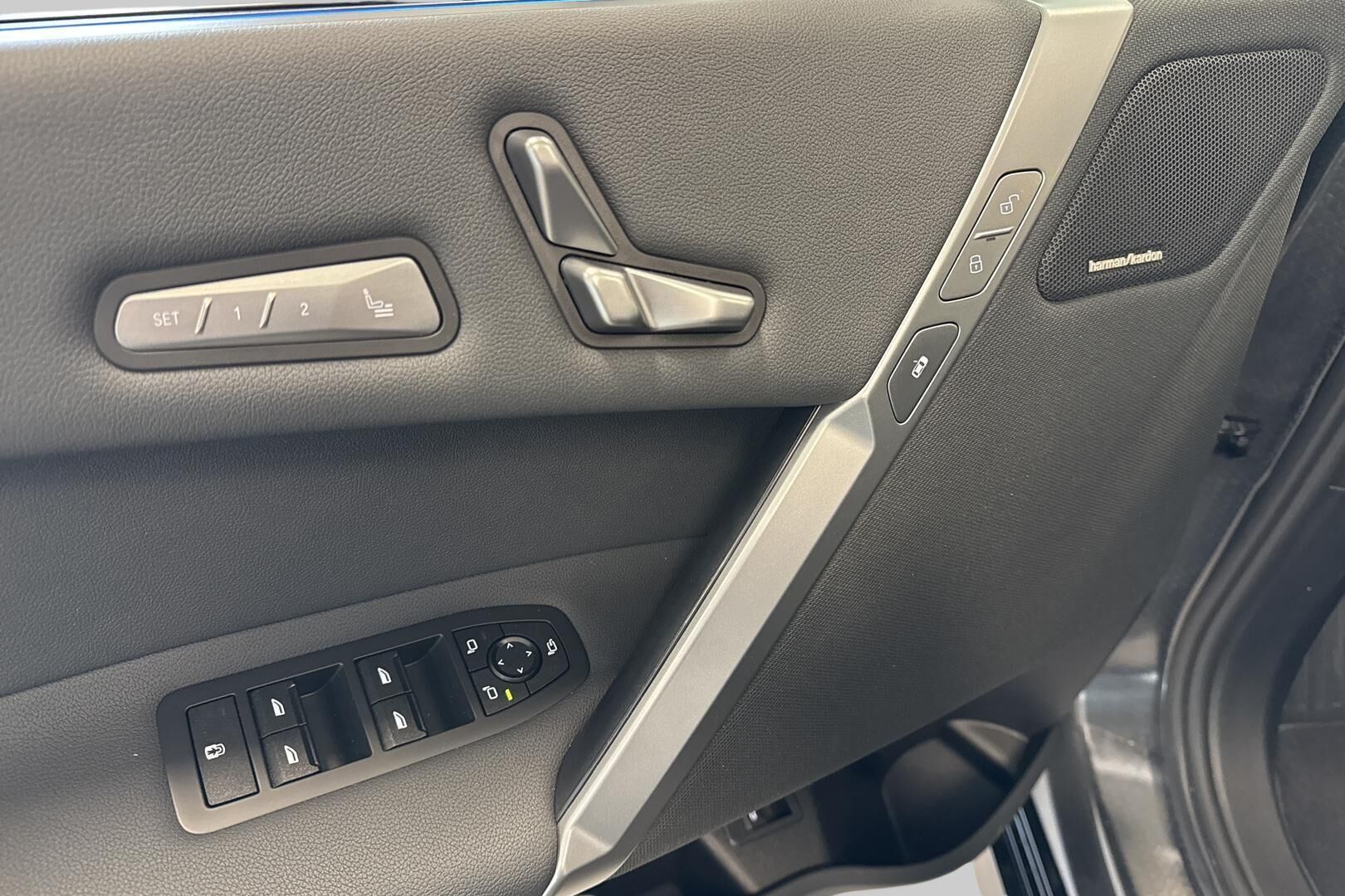 BMW IX iso kuva 13