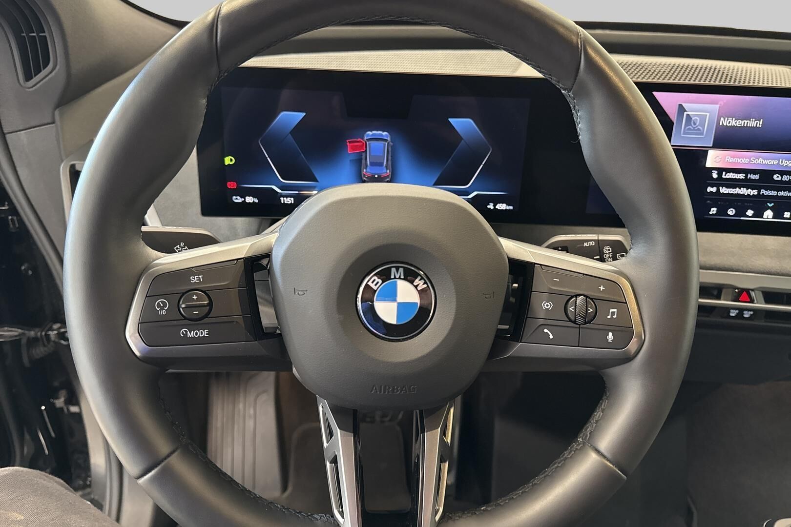 BMW IX iso kuva 16