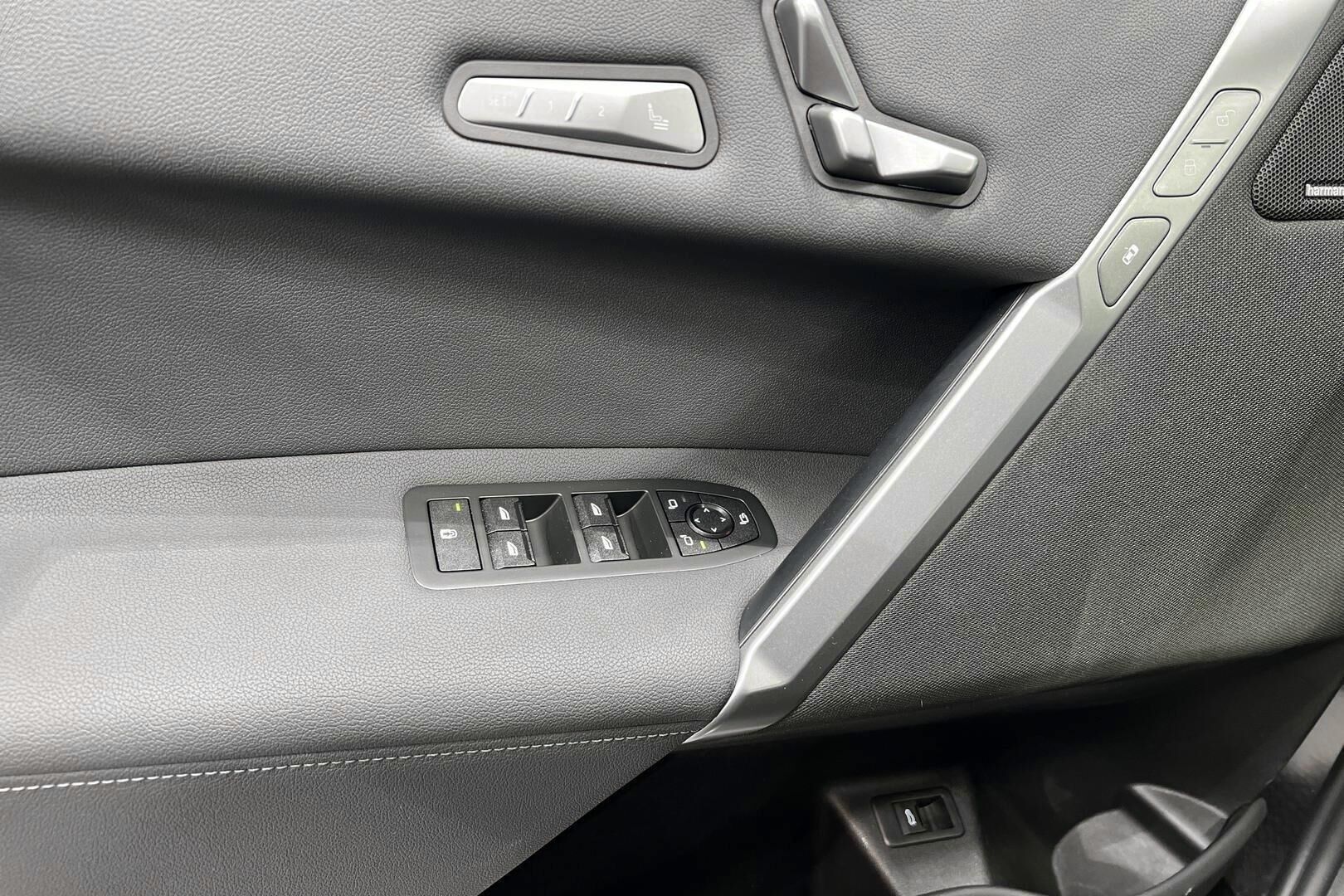 BMW IX iso kuva 32